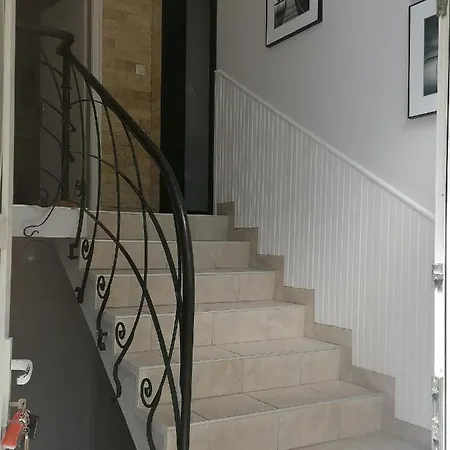 Rozsa Vendeghaz * קסזטלי